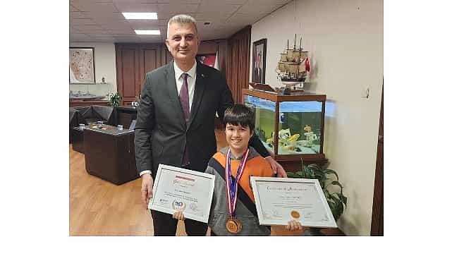 turkiyenin ve golcukun gururu sarp arel baskan sezere konuk oldu