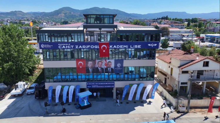 Kocaeli Büyükşehir gençleri geleceğe hazırlıyor