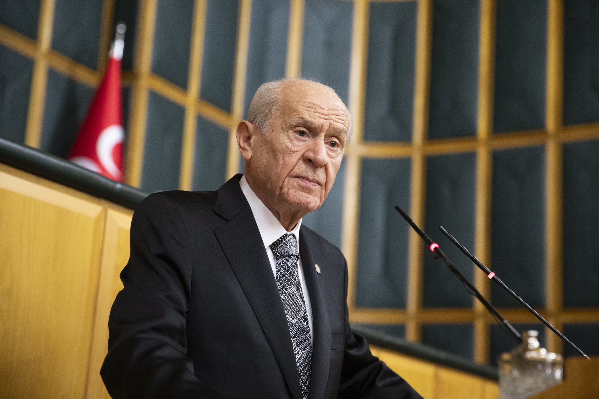 BAHCELI SUCA KARISMAMIS KIM VARSA GELIP 951706 282505
