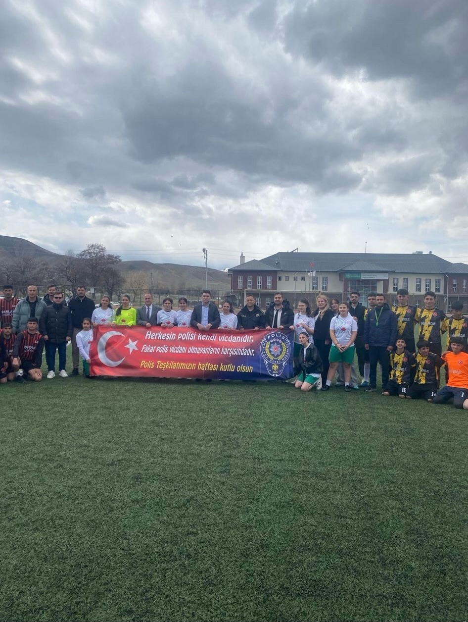 5×5 Futbol Turnuvası Coşkusu Kağızman’da Zirveye Ulaştı! 1 21 8
