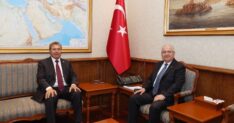 BAKAN GULER KKTC BASBAKANI USTEL ILE BI 1341105 398341