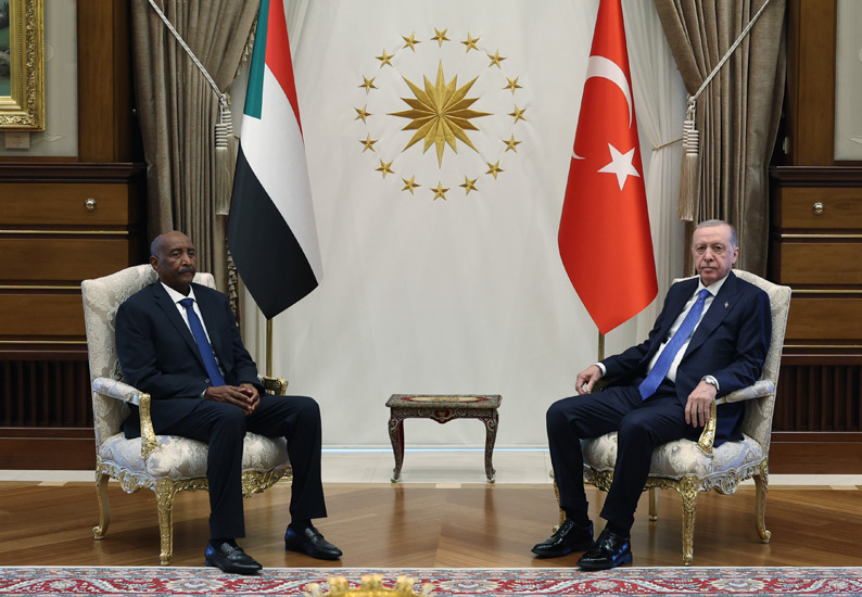 Cumhurbaşkanı Recep Tayyip Erdoğan Sudan Egemenlik Konseyi Başkanı Abdulfettah El Burhan İle Görüştü 1 CUMHURBASKANI ERDOGAN SUDAN EGEMENLIK K 1341667 398493