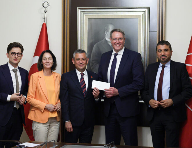 OZGUR OZEL ALMANYA SOSYAL DEMOKRAT PART 1345682 399656 scaled