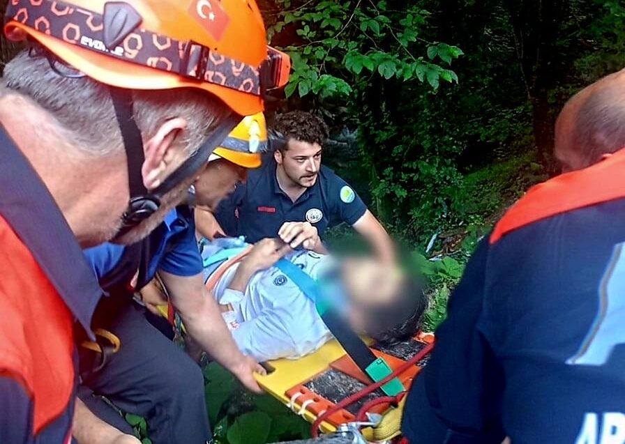 Motosiklet Kazasında Vadiye Düşen Sürücü Kurtarıldı 1 WhatsApp Image 2026 06 04 at 19.59.44 e1780596692918