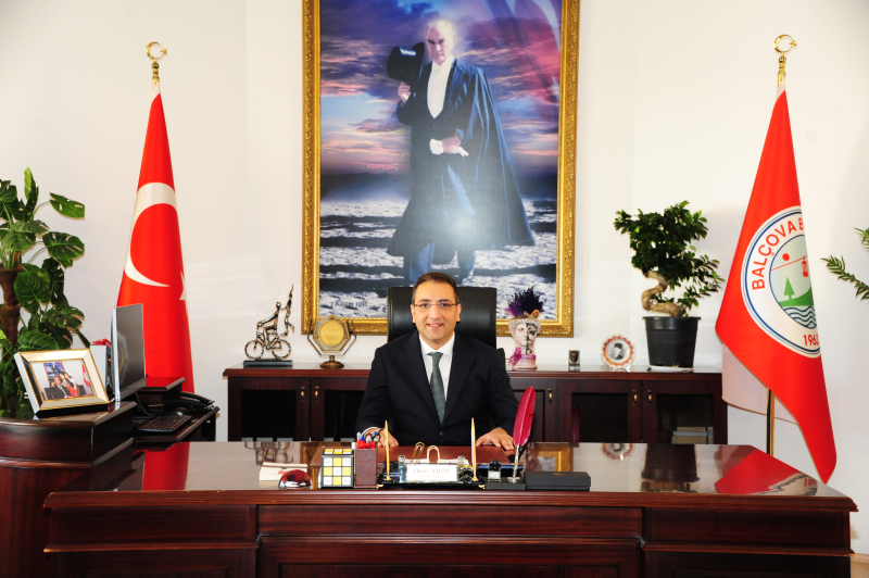 Balçova Belediye Başkanı Onur Yiğit Görevine İade Edildi 1 2 1