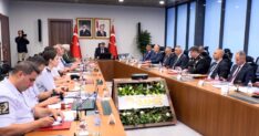 BAKAN CIFTCI 81 IL VALISIYLE TERORSUZ 1452959 432236