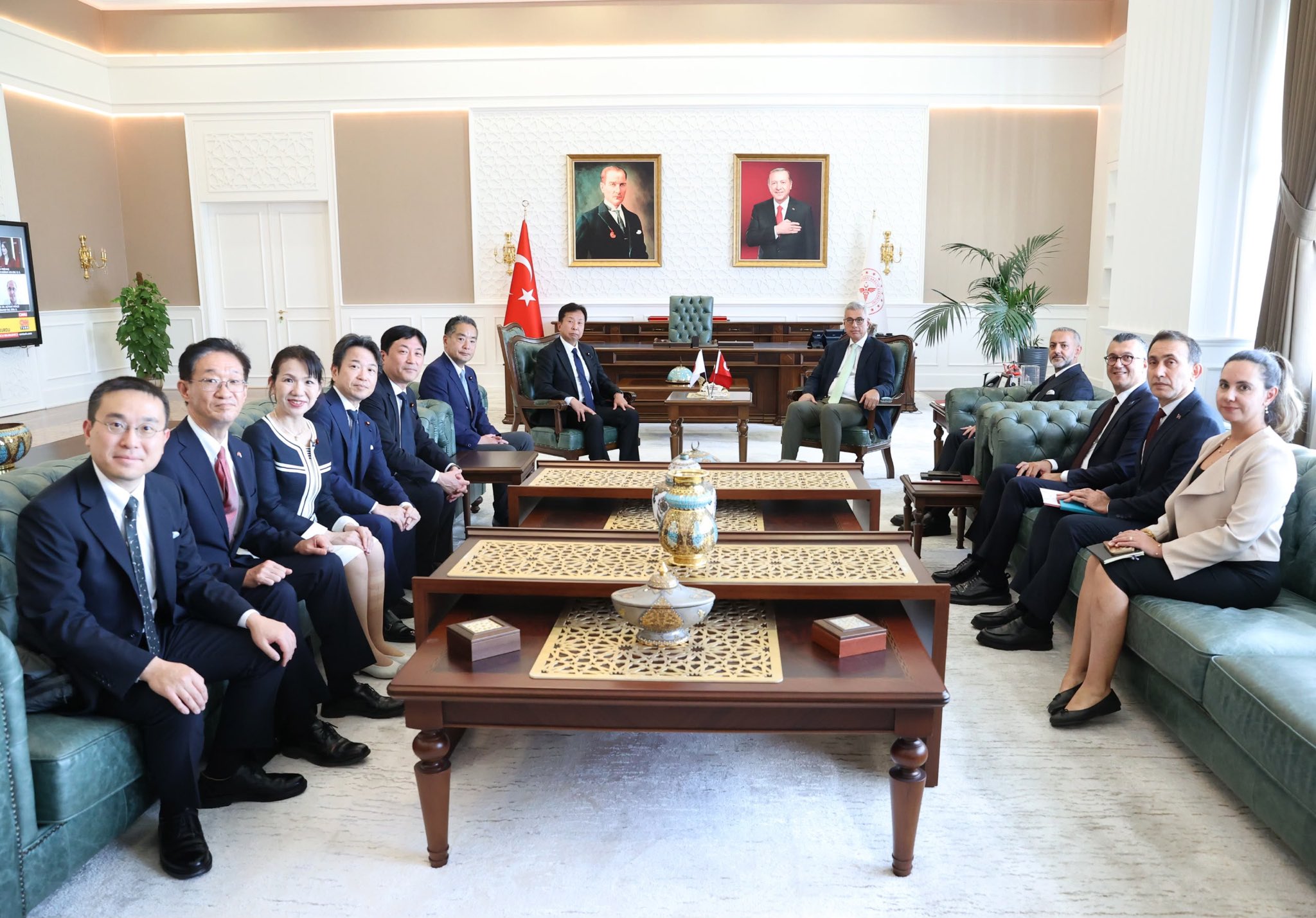 BAKAN MEMISOGLU JAPONYA TEMSILCILER MEC 1455251 432939